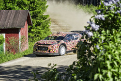 Kris Meeke tests Citroテォn C3 WRC 2017