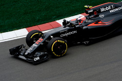 Jenson Button, McLaren MP4-31