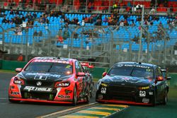 Garth Tander, Holden Racing Team et Scott Pye, Team Penske Ford