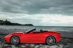 Ferrari California T HS