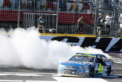 Le vainqueur Jimmie Johnson, Hendrick Motorsports Chevrolet