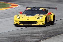 #4 Corvette Racing Chevrolet Corvette C7.R: Oliver Gavin, Tommy Milner