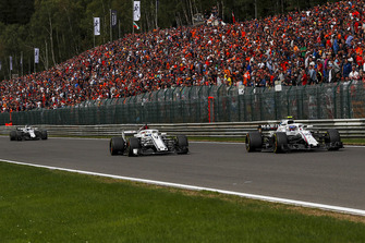 Sergey Sirotkin, Williams FW41 and Marcus Ericsson, Sauber C37