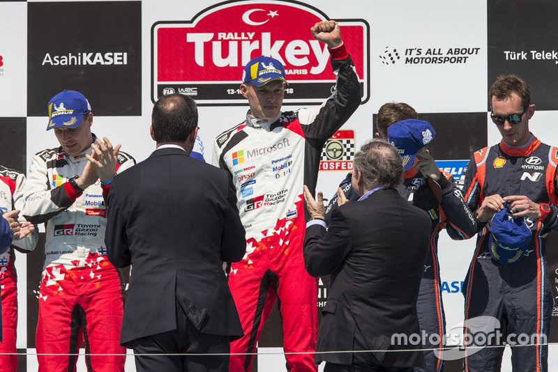 Podio: Ott Tänak, Martin Järveoja, Toyota Gazoo Racing WRT Toyota Yaris WRC