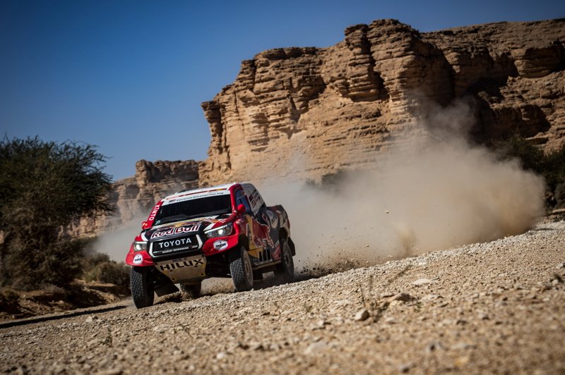 #304 Toyota Gazoo Racing: Giniel De Villiers, Alex Haro Bravo