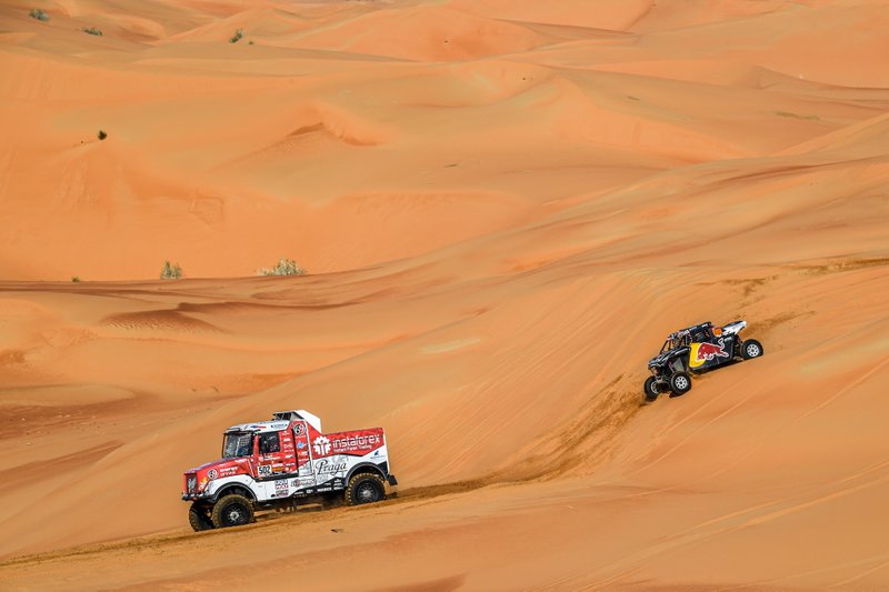 #502 InstaForex Loprais Team Tatra: Ales Loprais, Petr Pokora, Khalid Alkendi, #412 Red Bull Off-Road Team USA OT3: Mitchell Guthrie, Ola Floene