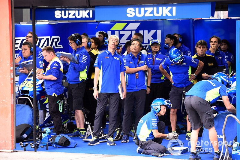 L'ambiance dans le garage Team Suzuki MotoGP