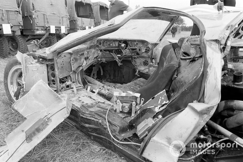 1966 год. Разбитый автомобиль экипажа Ричарда Холквиста, Эм-Ар-Джея Вилли и Брюса Дженнингса