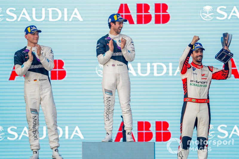 Lucas Di Grassi, Audi Sport ABT Schaeffler, 3° classificato, festeggia sul podio, con il vincitore della gara Alexander Sims, BMW I Andretti Motorsports, Maximilian Gunther, BMW I Andretti Motorsports, 2nd position