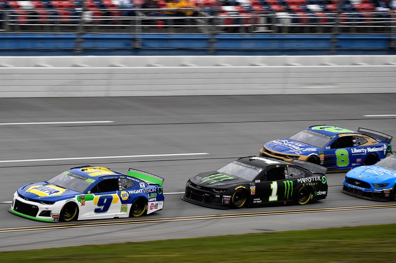 Chase Elliott, Hendrick Motorsports, Chevrolet Camaro NAPA Night Vision, Kurt Busch, Chip Ganassi Racing, Chevrolet Camaro Monster Energy, and Daniel Hemric, Richard Childress Racing, Chevrolet Camaro Liberty National / RCR 50th