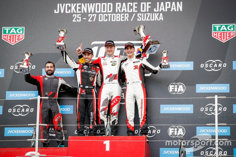 Podio: Ganador de la carrera Johan Kristoffersson, SLR Volkswagen Volkswagen Golf GTI TCR, segundo Esteban Guerrieri, ALL-INKL.COM Münnich Motorsport Honda Civic Type R TCR, tercero Kevin Ceccon, Team Mulsanne Alfa Romeo Giulietta TCR