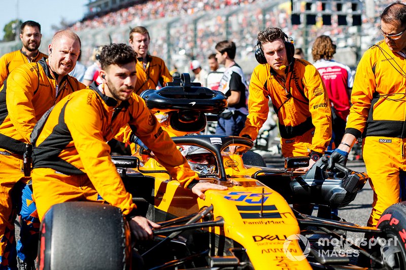 Carlos Sainz Jr., McLaren MCL34