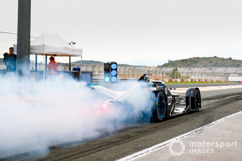 Stoffel Vandoorne, Mercedes Benz EQ Formula, EQ Silver Arrow 01, at the end of the pit lane doing a burn out