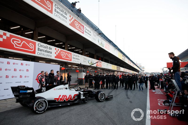 Kevin Magnussen, Haas F1 Team, Gene Haas, Owner and Founder, Haas F1 Team, Guenther Steiner, Team Principal, Haas F1 Team and Romain Grosjean, Haas F1 Team