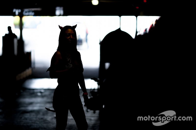 Grid girl