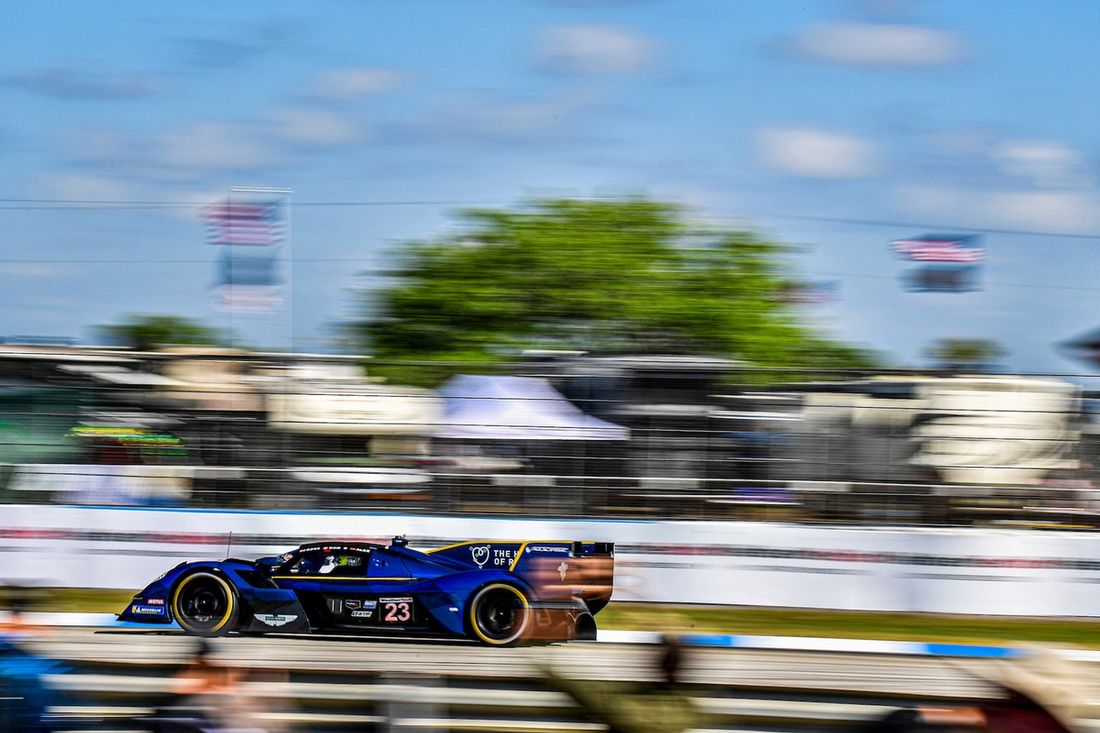 #23 Aston Martin Thor Team Aston Martin Valkyrie: Ross Gunn, Roman De Angelis, Alex Riberas