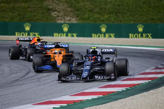 Pierre Gasly, AlphaTauri AT02, Daniel Ricciardo, McLaren MCL35M Sergio Pérez, Red Bull Racing RB16B