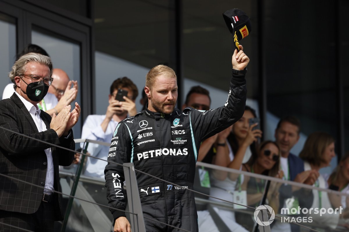 Podio: segundo lugar Valtteri Bottas, Mercedes