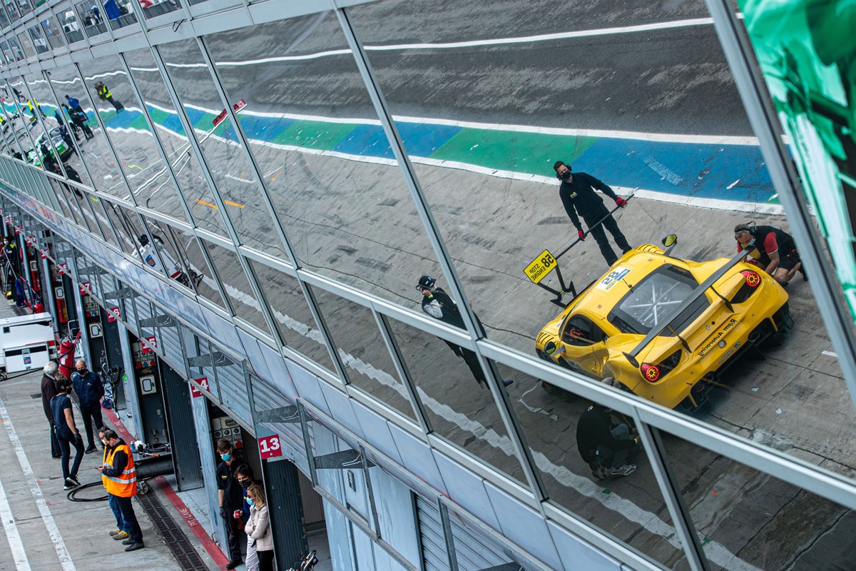 Azione in pit-lane