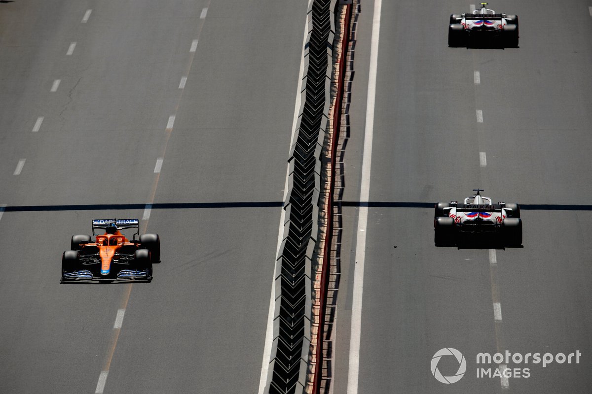 Mick Schumacher, Haas VF-21, Nikita Mazepin, Haas VF-21, Daniel Ricciardo, McLaren MCL35M