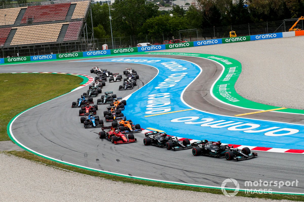 Lewis Hamilton, Mercedes W12, Valtteri Bottas, Mercedes W12, Charles Leclerc, Ferrari SF21, Daniel Ricciardo, McLaren MCL35M, Esteban Ocon, Alpine A521, alla partenza