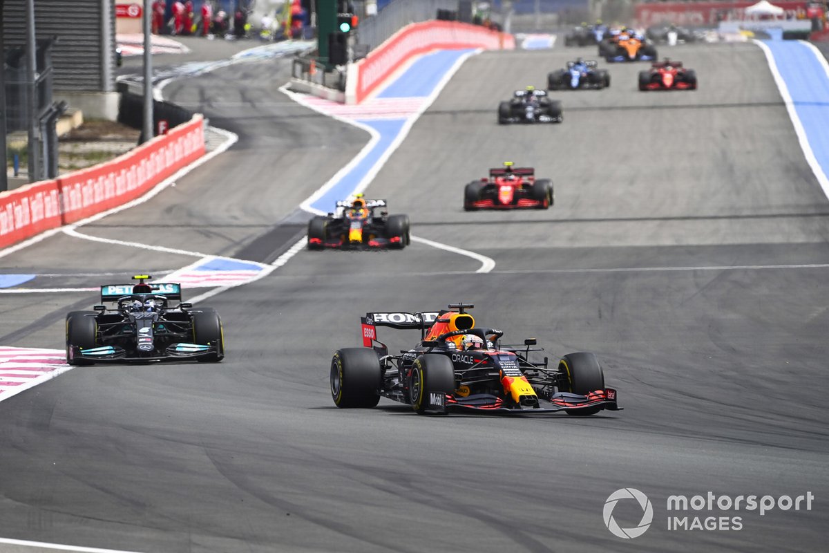 Max Verstappen, Red Bull Racing RB16B, Valtteri Bottas, Mercedes W12, Sergio Pérez, Red Bull Racing RB16B