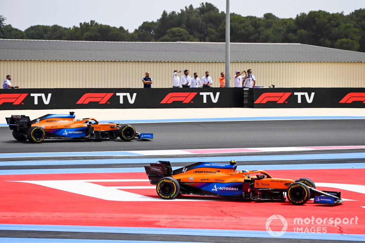 Lando Norris, McLaren MCL35M, Daniel Ricciardo, McLaren MCL35M