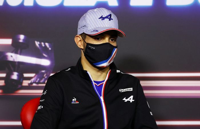 Esteban Ocon, Alpine F1 durante la conferencia de prensa