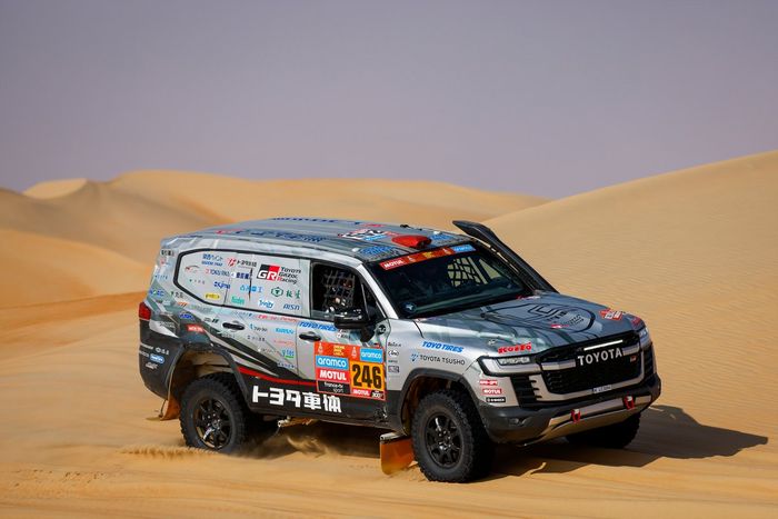 #246 Toyota Auto Body Toyota: Akira Miura, Laurent Lichtleuchter