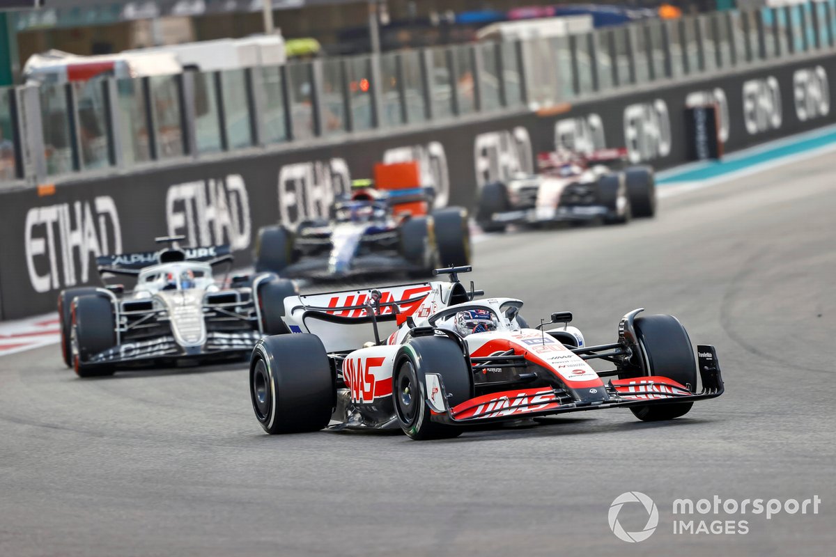 Kevin Magnussen, Haas VF-22, Pierre Gasly, AlphaTauri AT03, Nicholas Latifi, Williams FW44