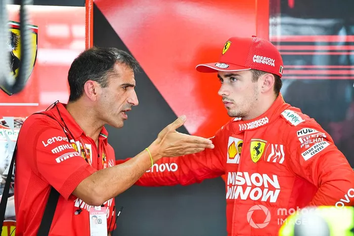 Marc Gene, Ferrari, habla con Charles Leclerc, Ferrari