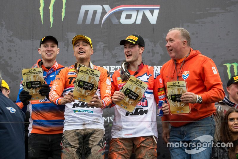 Olanda festeggia la vittoria sul podio