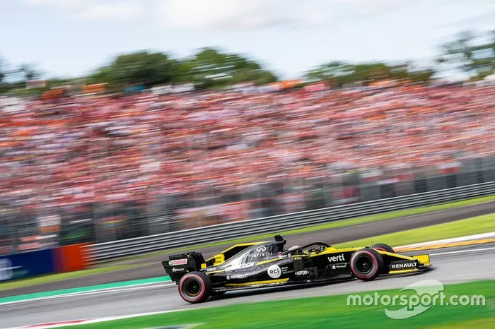 Renault em alta