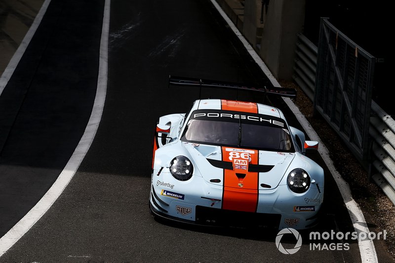 #86 Gulf Racing Porsche 911 RSR: Michael Wainwright, Benjamin Barker, Andrew Watson