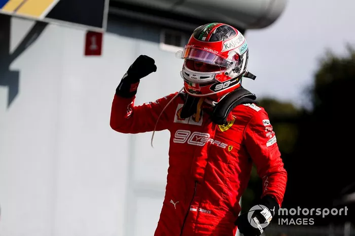 Il vincitore della gara Charles Leclerc, Ferrari festeggia al Parc Ferme 