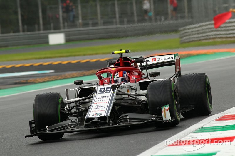Giovinazzi faz boa corrida