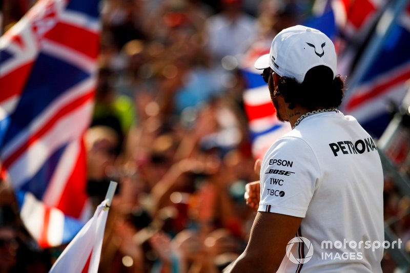 Yarış galibi Lewis Hamilton, Mercedes AMG F1 W10