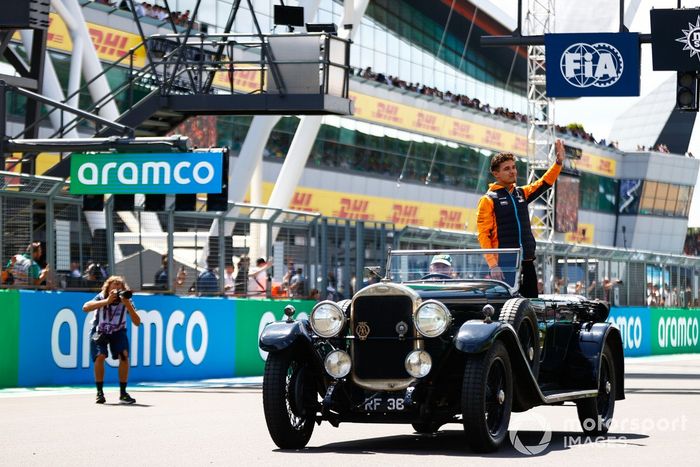 Lando Norris, McLaren, en el desfile de pilotos