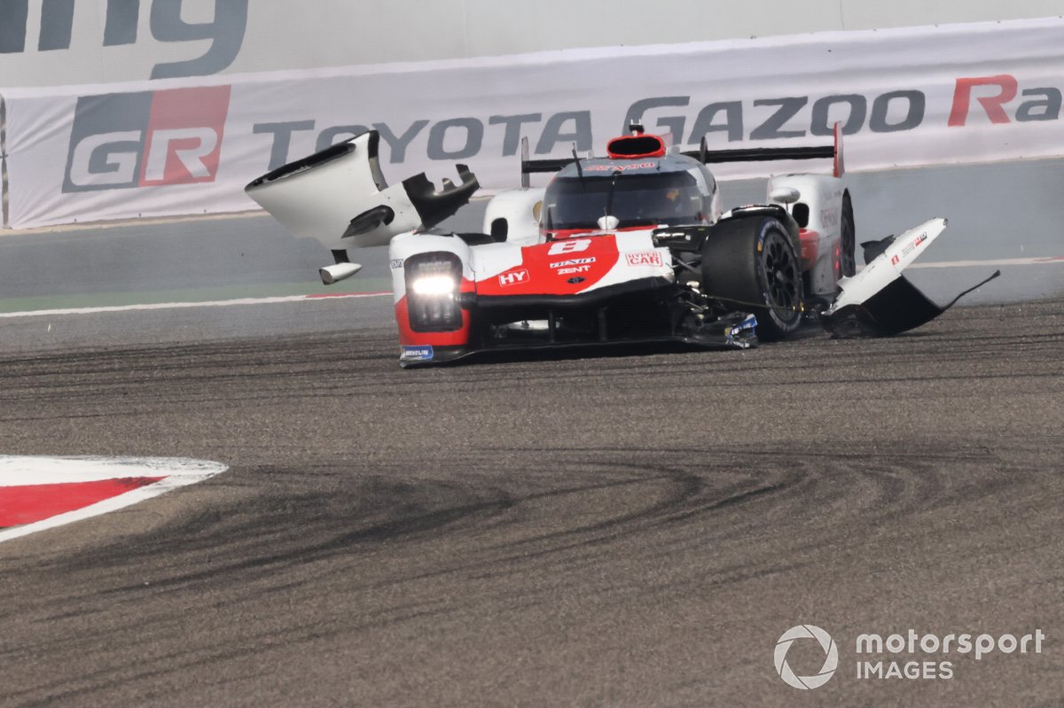 Авария Toyota GR010 - Hybrid №8 команды Toyota Gazoo Racing: Себастьен Буэми