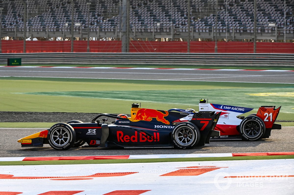 Yuki Tsunoda, Carlin precede Robert Shwartzman, Prema Racing