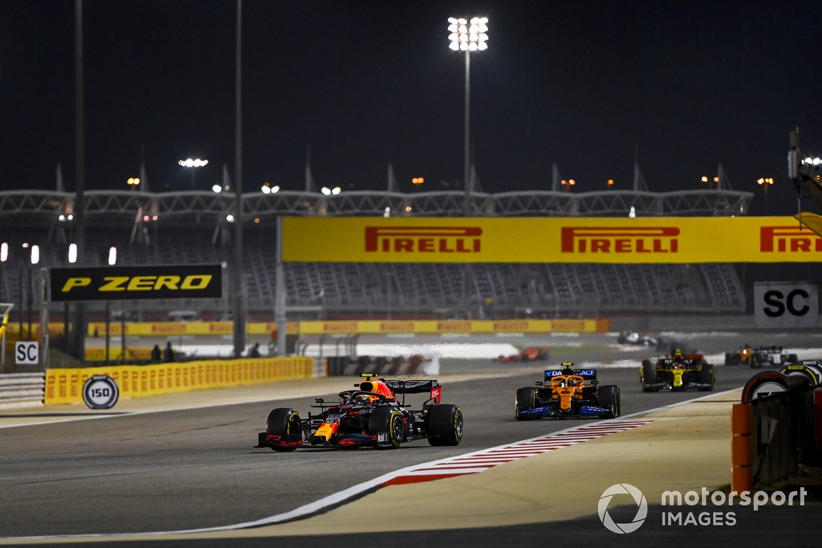 Alex Albon, Red Bull Racing RB16, Lando Norris, McLaren MCL35