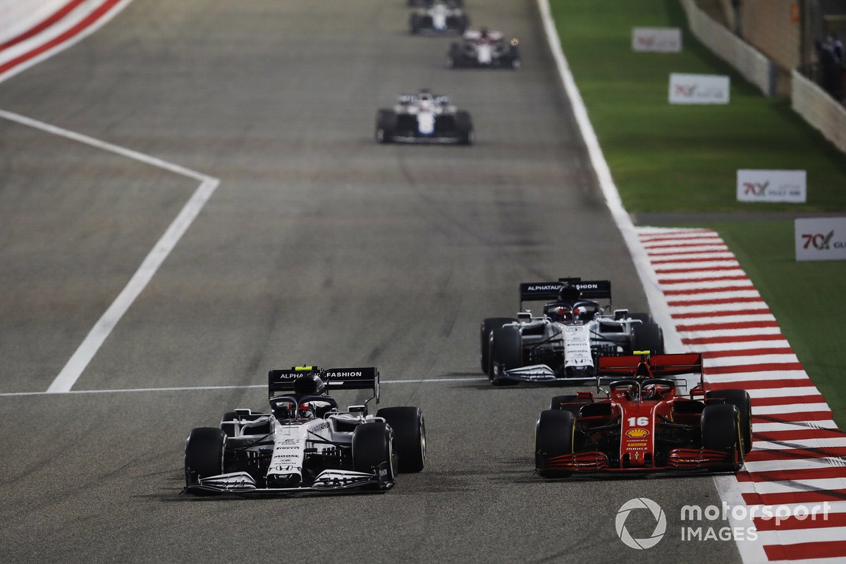 Pierre Gasly, AlphaTauri AT01, Charles Leclerc, Ferrari SF1000, e Daniil Kvyat, AlphaTauri AT01
