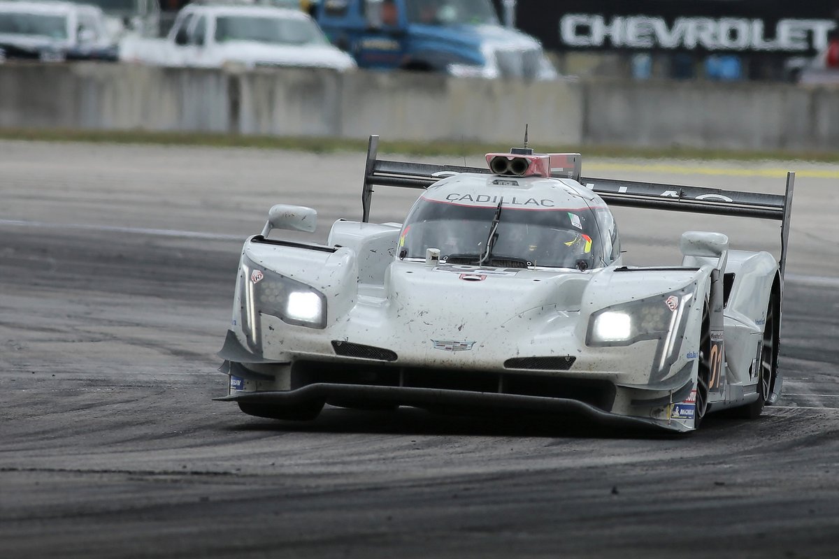 #01 Chip Ganassi Racing Cadillac DPi: Renger van der Zande, Scott Dixon, Kevin Magnussen