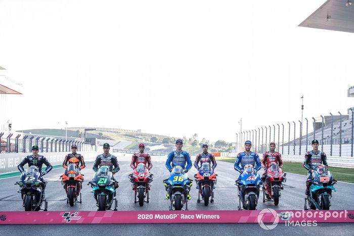 Los nueve ganadores de 2020: Maverick Vinales, Yamaha Factory Racing, Brad Binder, Red Bull KTM Factory Racing, Franco Morbidelli, Petronas Yamaha SRT, Andrea Dovizioso, Ducati Team, Joan Mir, Team Suzuki MotoGP, Miguel Oliveira, Red Bull KTM Tech 3, Alex Rins, Team Suzuki MotoGP, Danilo Petrucci, Ducati Team, Fabio Quartararo, Petronas Yamaha SRT