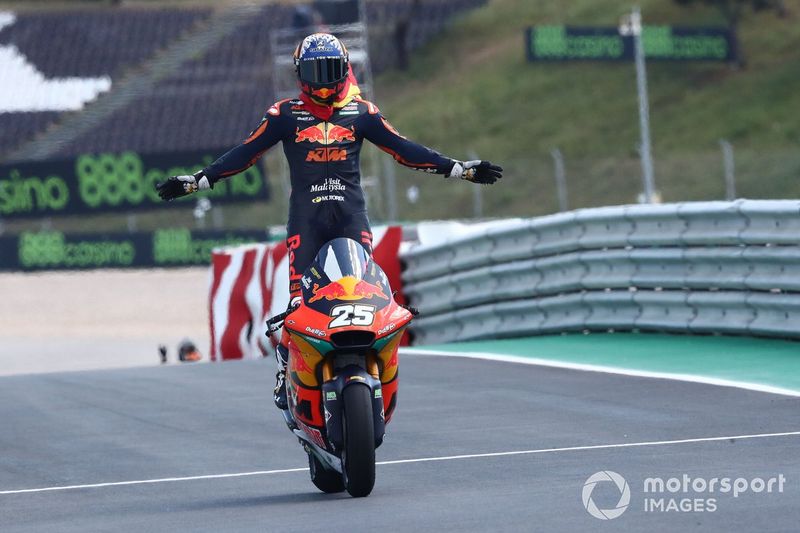 Ganador Raul Fernandez, Red Bull KTM Ajo