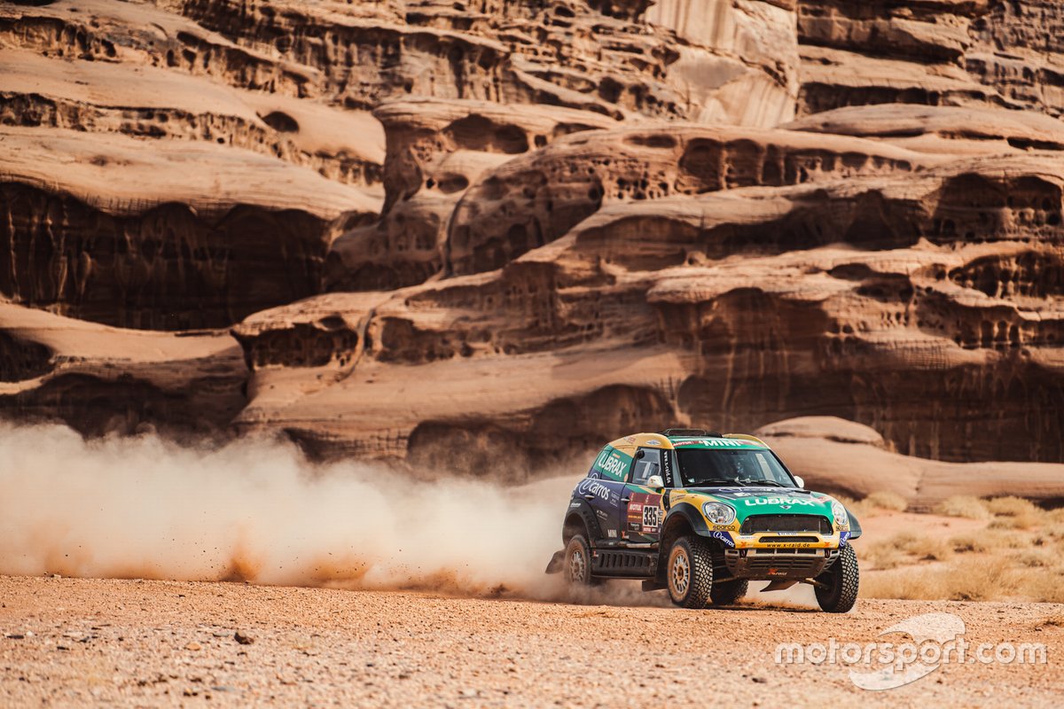 #335 X-Raid Mini JCW Rally Team: Guilherme Spinelli, Youssef Haddad