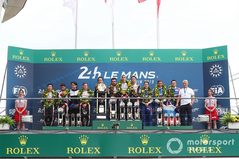 Podium LMP1 : #7 Toyota Gazoo Racing Toyota TS050: Mike Conway, Jose Maria Lopez, Kamui Kobayashi, #8 Toyota Gazoo Racing Toyota TS050: Sébastien Buemi, Kazuki Nakajima, Fernando Alonso, #11 SMP Racing BR Engineering BR1: Mikhail Aleshin, Vitaly Petrov, Stoffel Vandoorne