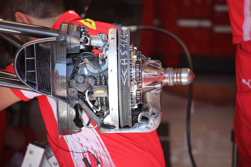 Ferrari SF90 dettaglio freno frontale