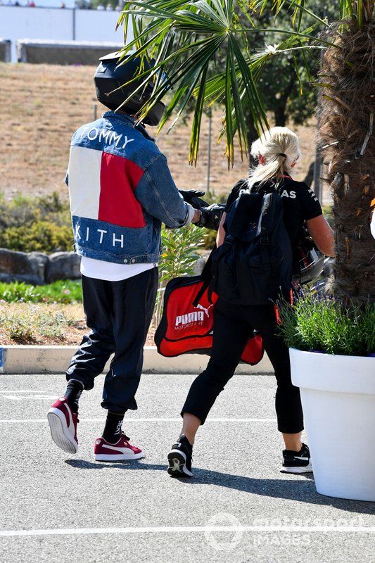 Lewis Hamilton, Mercedes AMG F1 con Angela Cullen