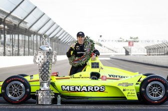 Le vainqueur Simon Pagenaud, Team Penske Chevrolet